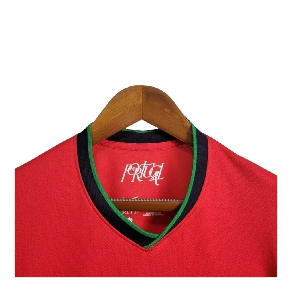 Camisa Portugal I 24/25 - Torcedor Nike Masculina - Vermelha com detalhes em preto e verde